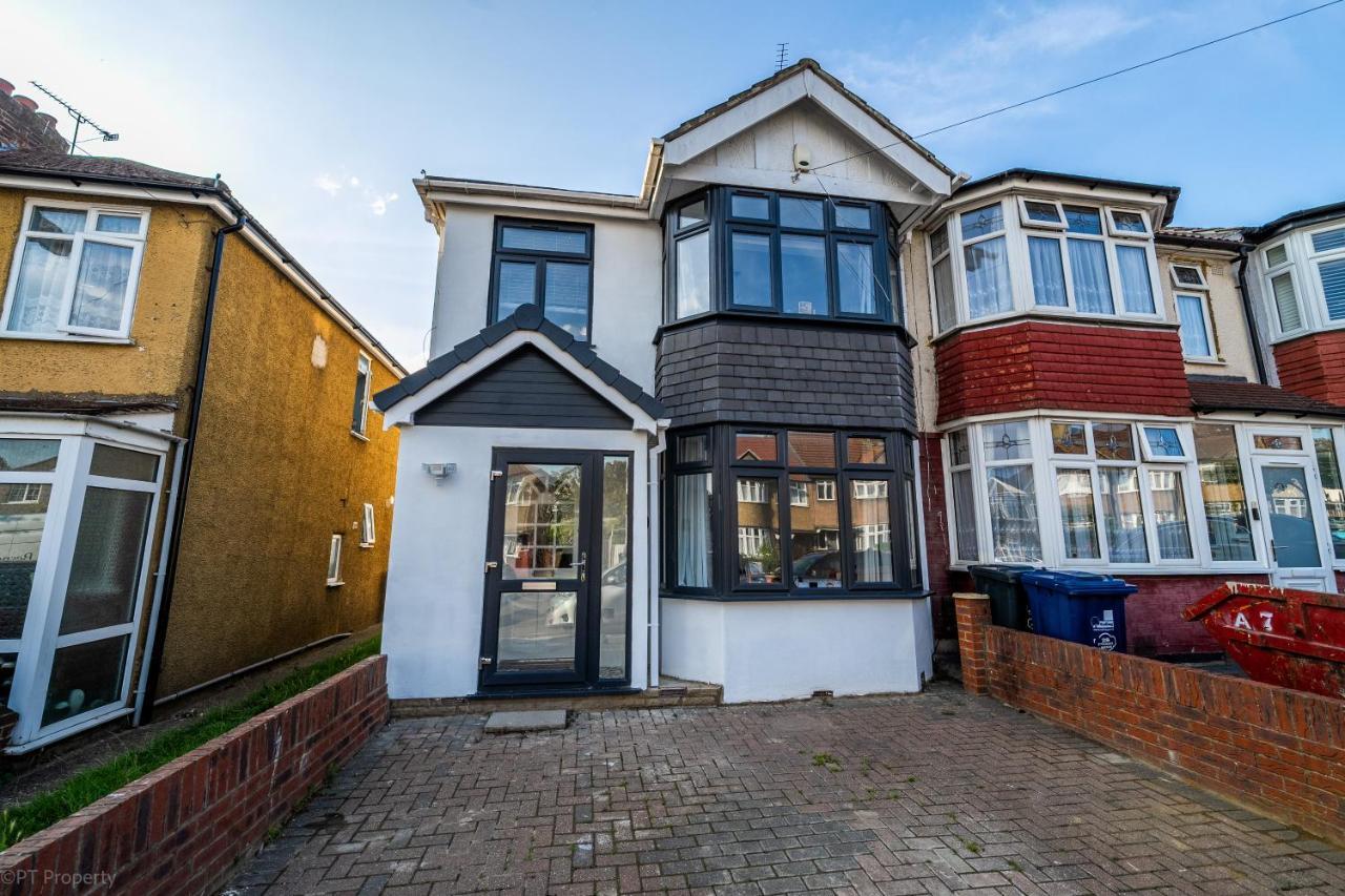 Modern 5 Bed Home In Ealing, Free Driveway Parking, Sleeps 8 Harrow on the Hill Екстер'єр фото