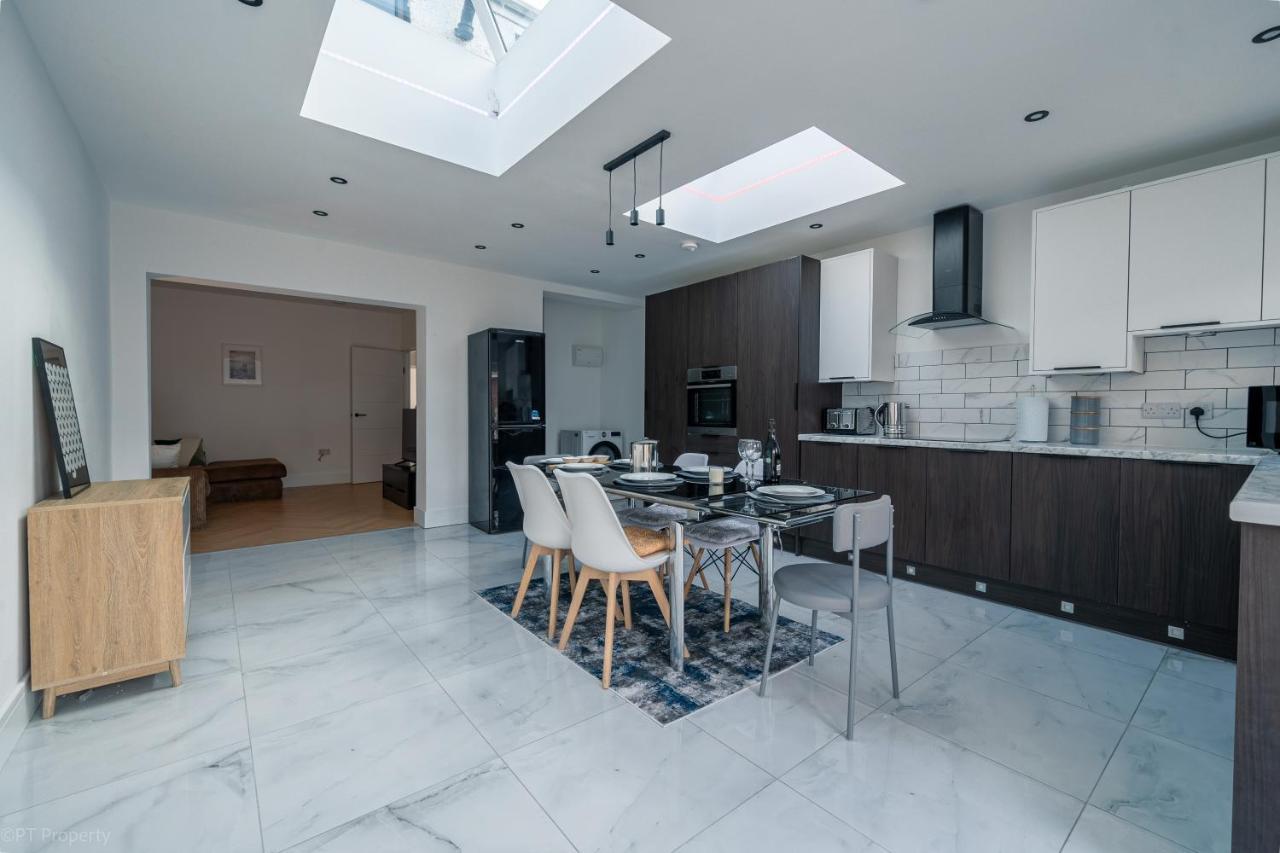 Modern 5 Bed Home In Ealing, Free Driveway Parking, Sleeps 8 Harrow on the Hill Екстер'єр фото